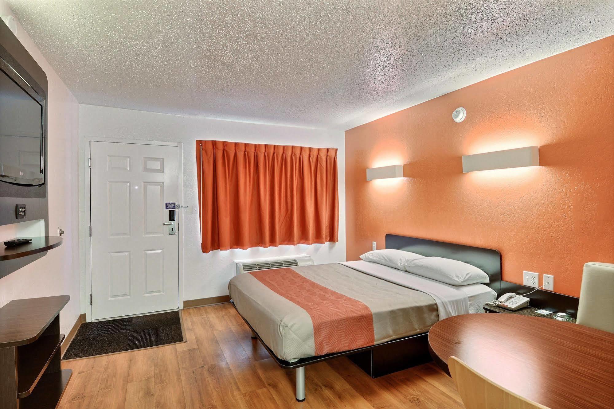 Motel 6-Tewksbury, Ma - Boston エクステリア 写真
