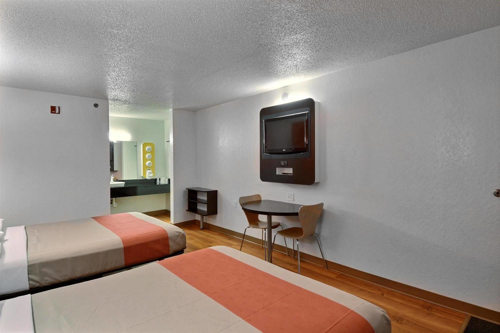 Motel 6-Tewksbury, Ma - Boston エクステリア 写真