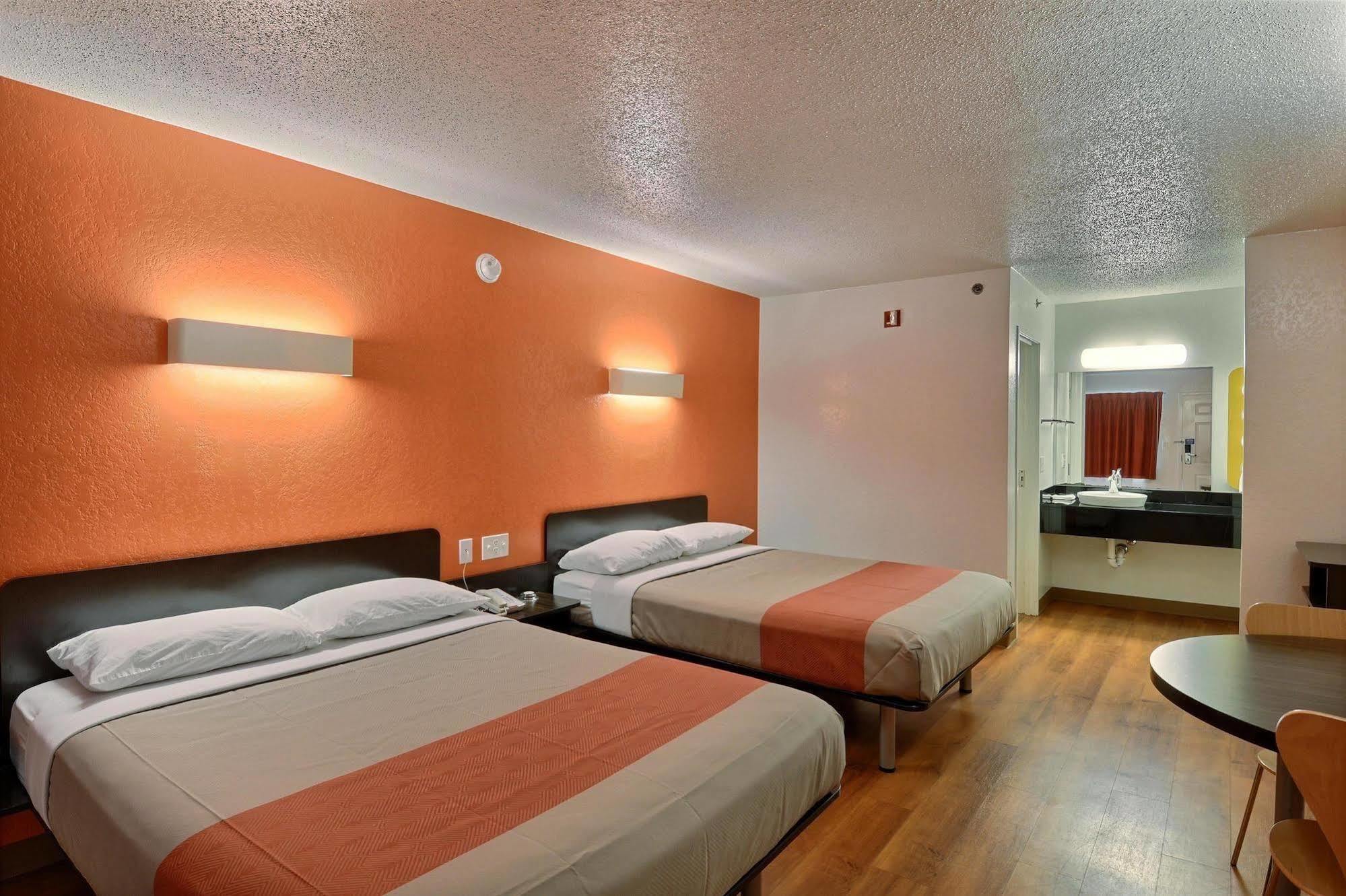 Motel 6-Tewksbury, Ma - Boston エクステリア 写真