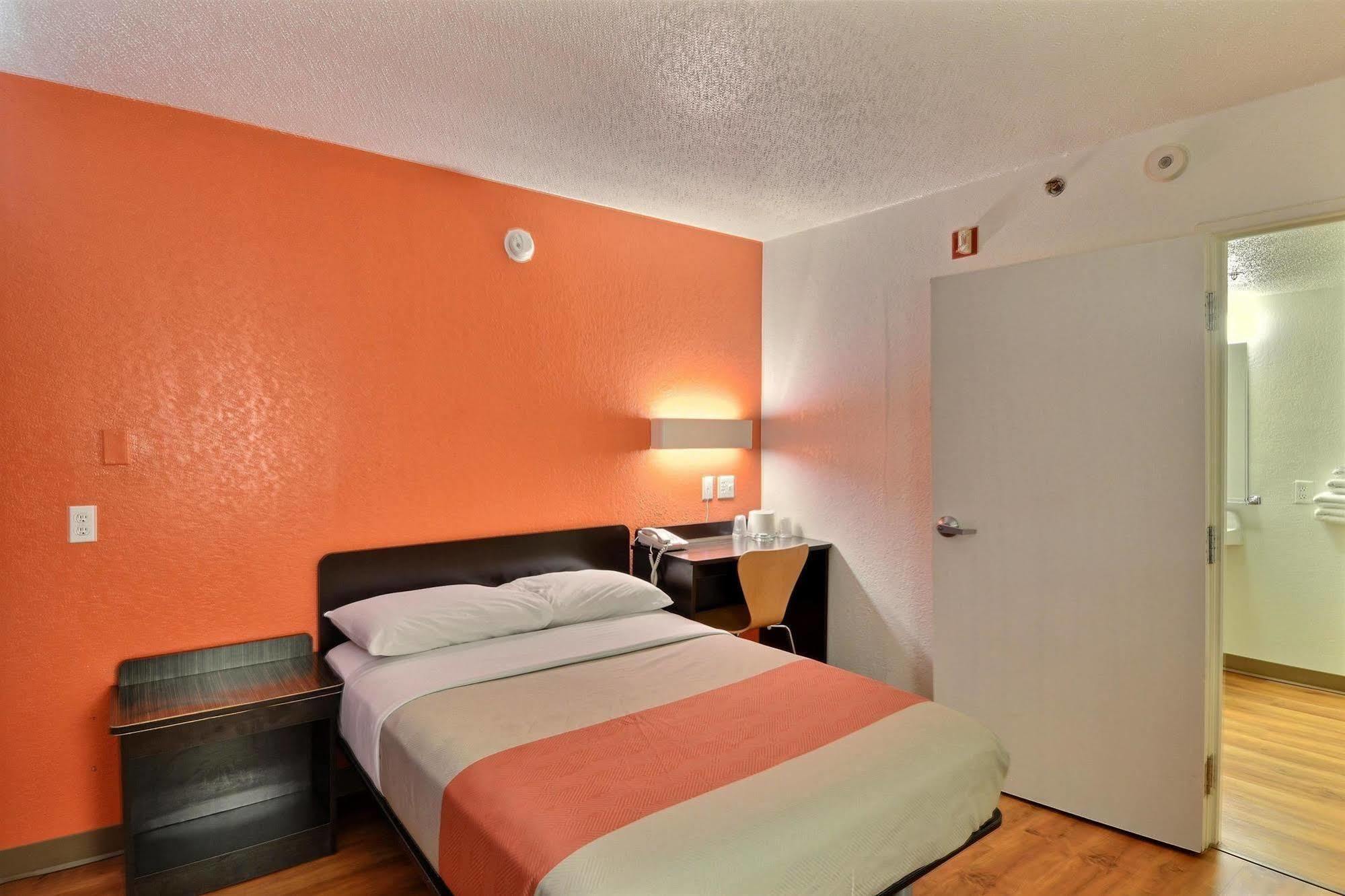 Motel 6-Tewksbury, Ma - Boston エクステリア 写真