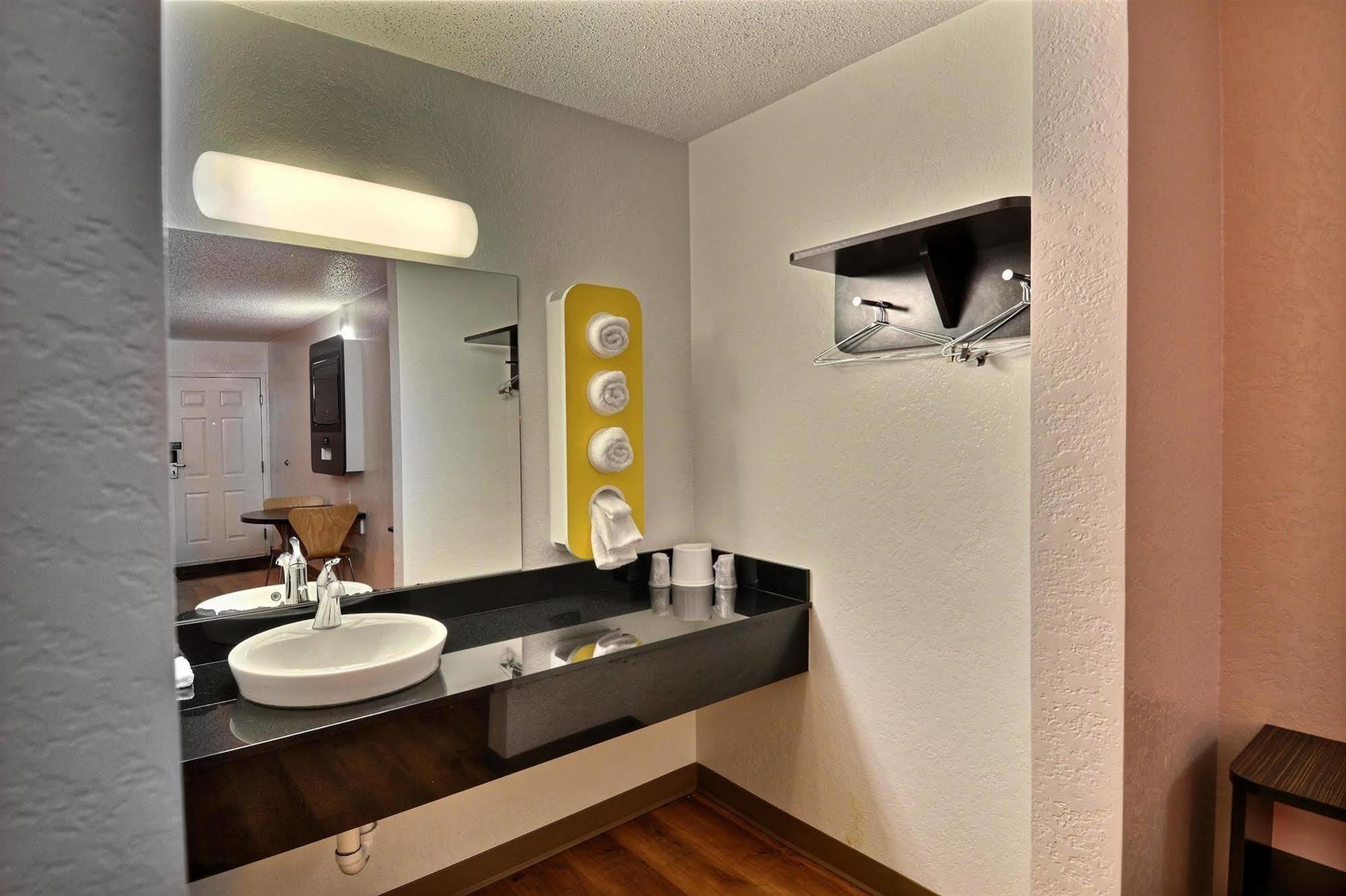 Motel 6-Tewksbury, Ma - Boston エクステリア 写真